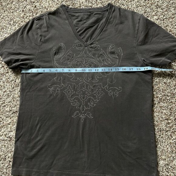 Banana Republic Women’s Gray GraphicTee Shirt Short Sleeve V-Neck Size Medium - Picture 6 of 8